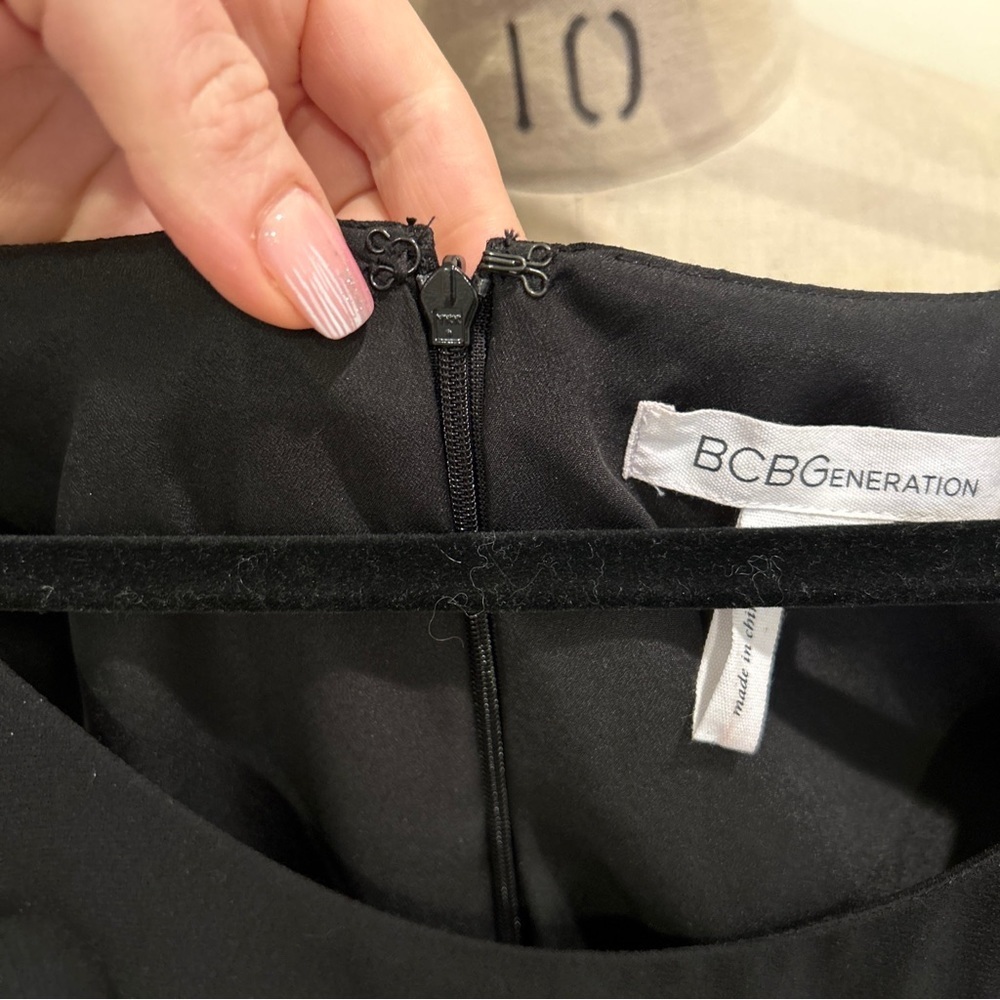BCBGeneration little black zipper dress 6 - Picture 3 of 7